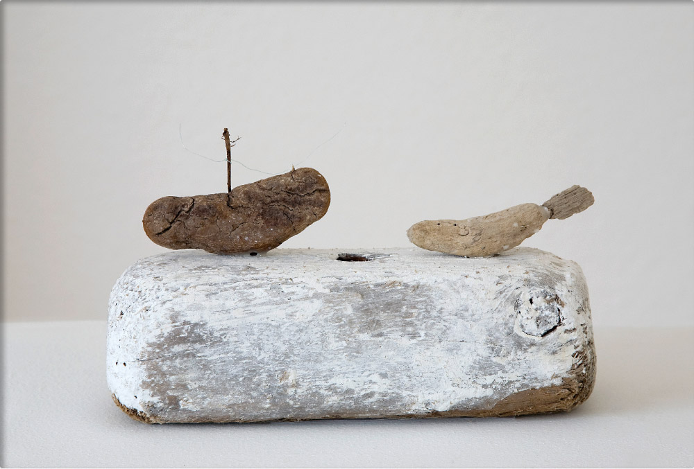 “Au large de Tadoussac, 1” object, flotsam and jetsam, 12 x 25 x 16 cm, 2009